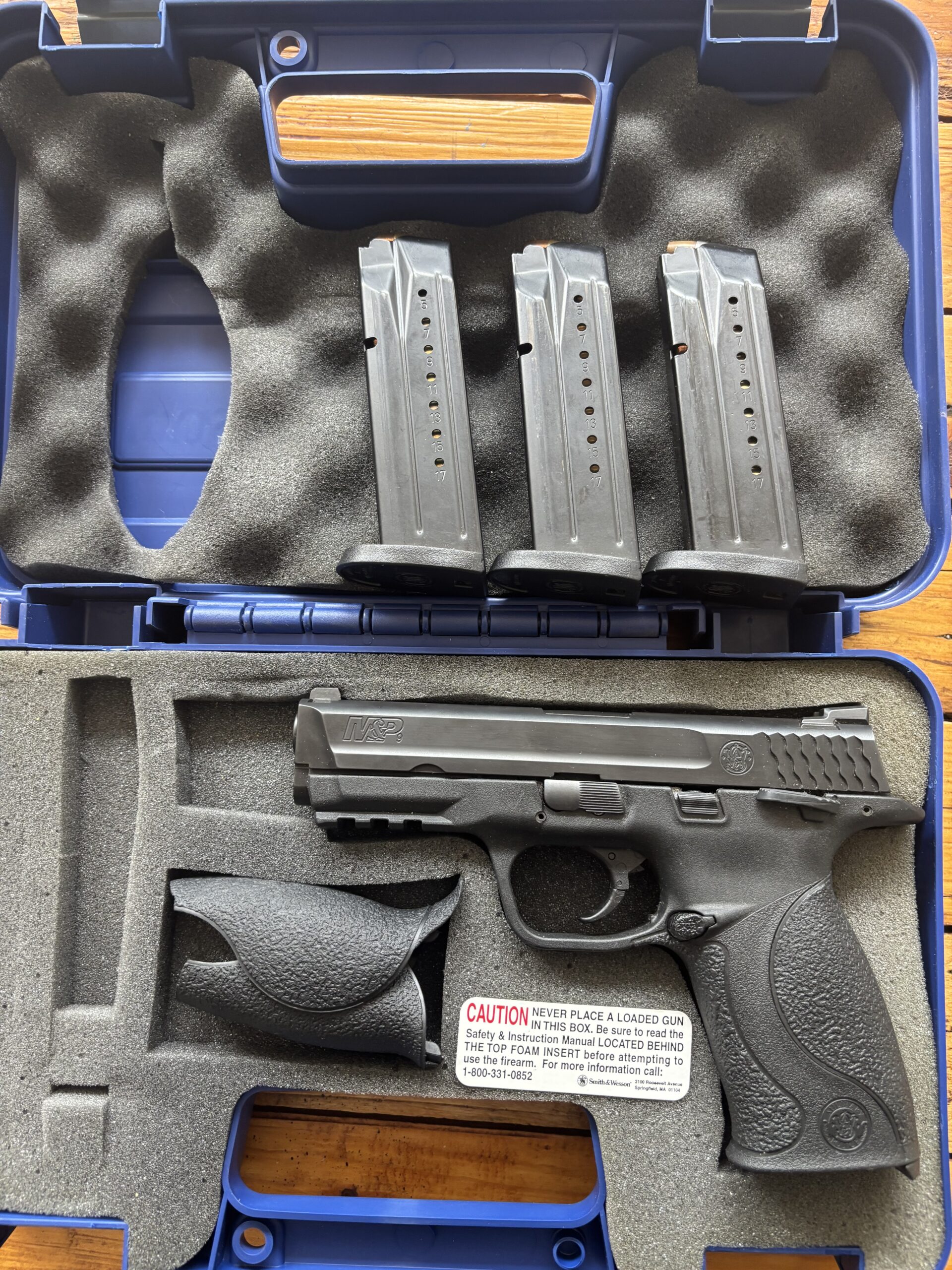 Smith &Wesson M&P9 full size 18 round
